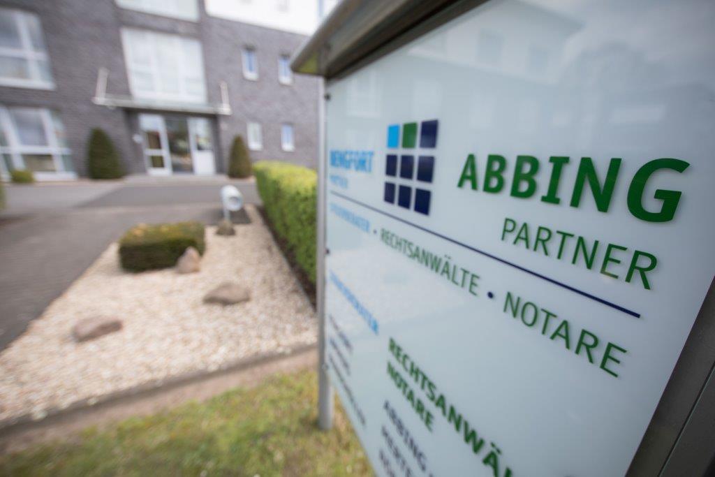 Egal, ob steuerlich, rechtlich oder notariell – als kompetente Ansprechpartner begleiten wir Sie in Ihre sichere Zukunft. Melden Sie sich.